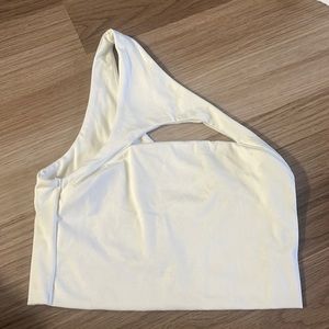 Alphalete a symmetric one shoulder sports bra